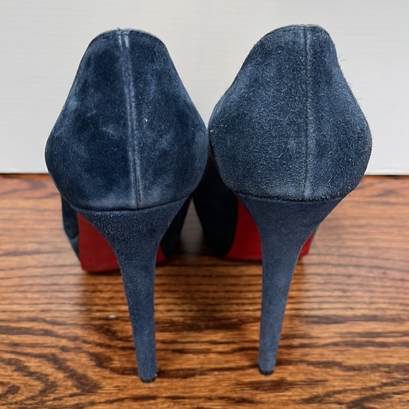 REFUCED!! Brand New blue suede LOUBOUTINS - Picture 3 of 7